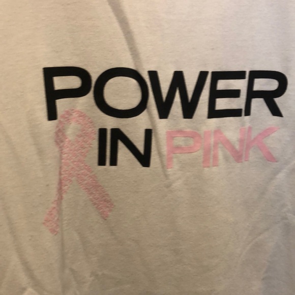 White shortsleeved Under Armour Power In Pink top - Picture 2 of 5